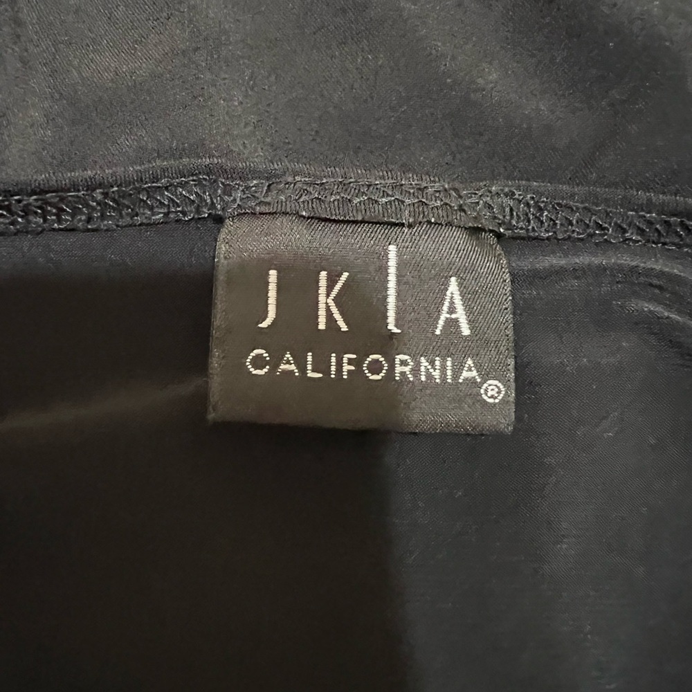JKLA California Black Knit Top with Rhinestone Studded gathered V Neck Size L - Picture 5 of 6